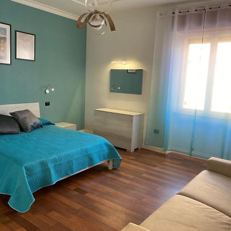 L'Aurora Guest House كاستيلاّماري دي ستا المظهر الخارجي الصورة